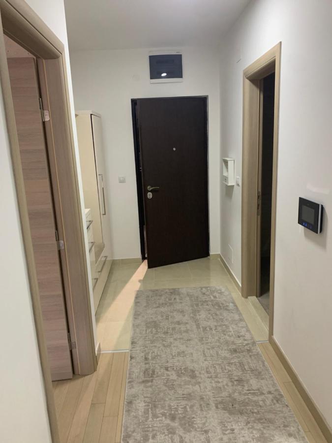 High End In Diamond Garden Building *